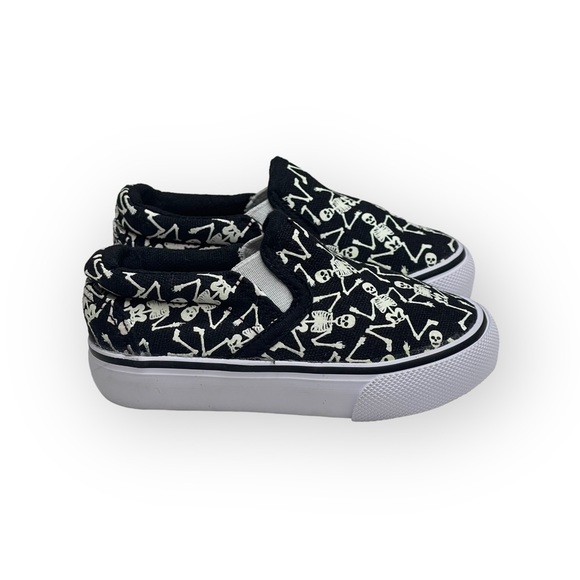 new Tommy Bahama ☠︎︎ Skeleton Print Slip On Sneakers ☠︎︎ Glow in the Dark ☠︎︎ 5 - Picture 2 of 16